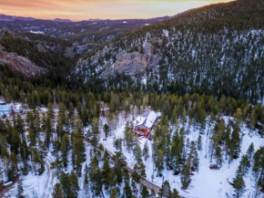 Panoramic View Home with Hot Tub & Game Room
